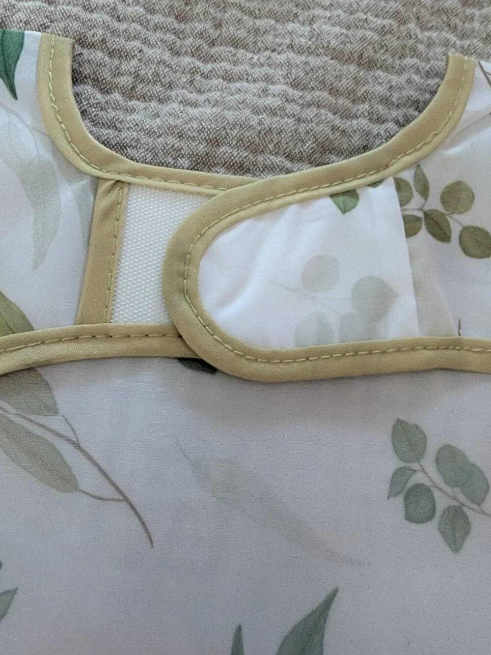 New long-sleeve baby bib / smock bib, green leaf / nature pattern